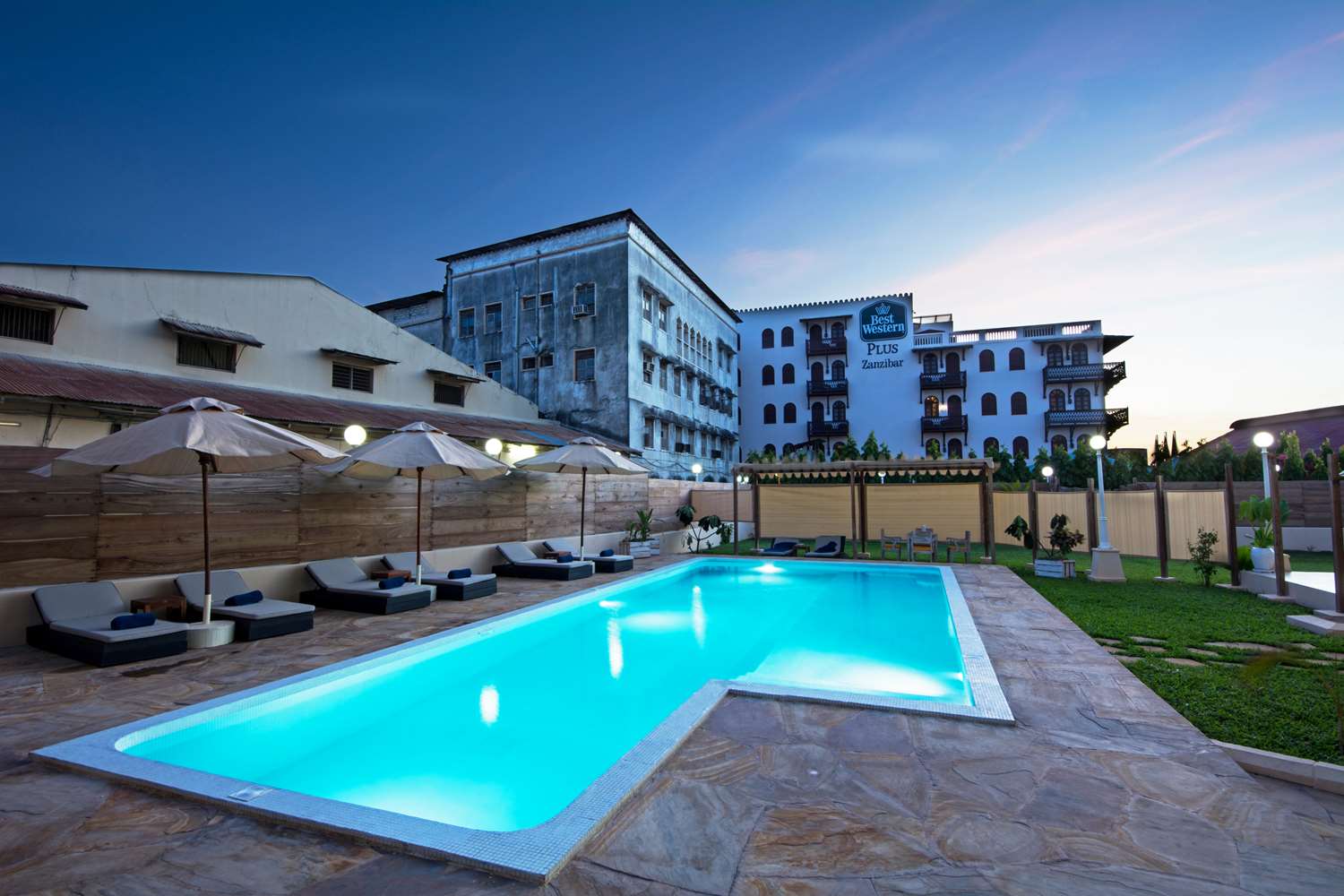Golden Tulip Stone town Hotel